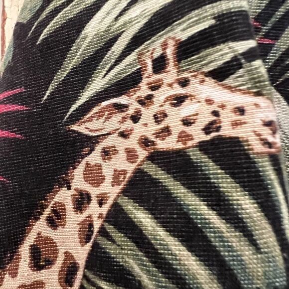 Women’s  E-L-C-C vintage jungle cheetah giraffe button down. Silk linen blend. - Picture 5 of 8